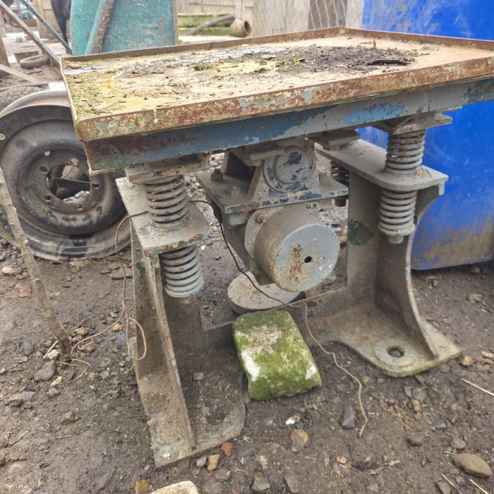 Masă vibrantă 50 × 60 cm