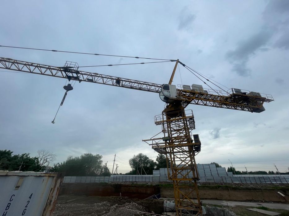 Башеный кран QTZ 125  10 тонн