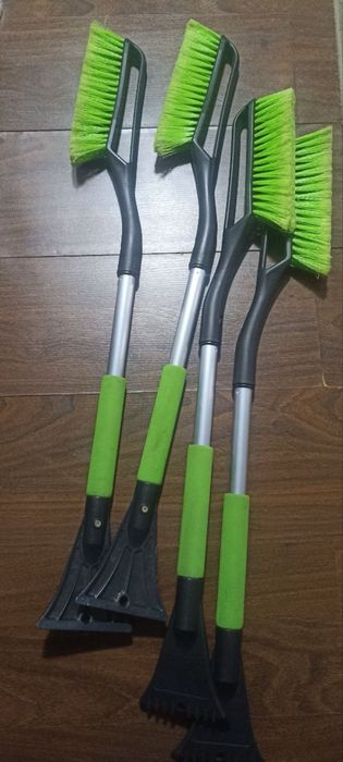 Щетка для авто со скребком