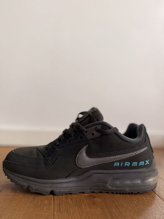 Nike air max 42,5.       18o ron aproape noi