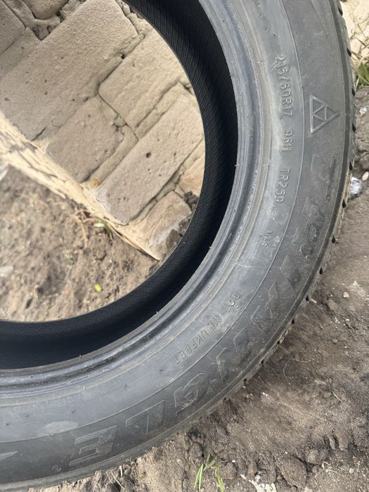 Продам 2 шины Triangle 215/60/r17