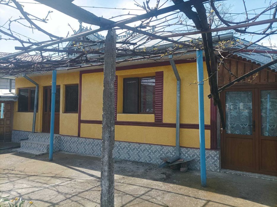 Vand  casa cu gradina la 35 km de Iasi intabulata