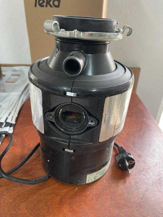 Teka TR 550 tocător de deșeuri pentru chiuvetă, negru