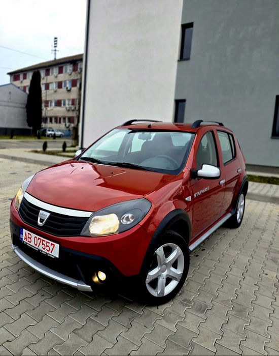 Sandero Stephay 1.5 Dci 90 cp Km 187800 carte service Recent adusă