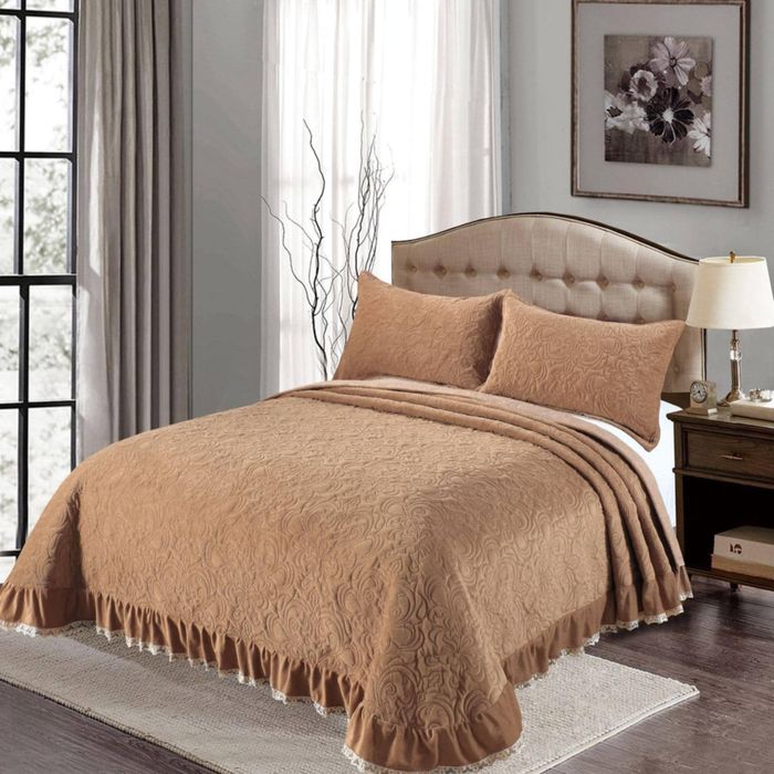 Cuvertura de pat din catifea groasa cu volanase