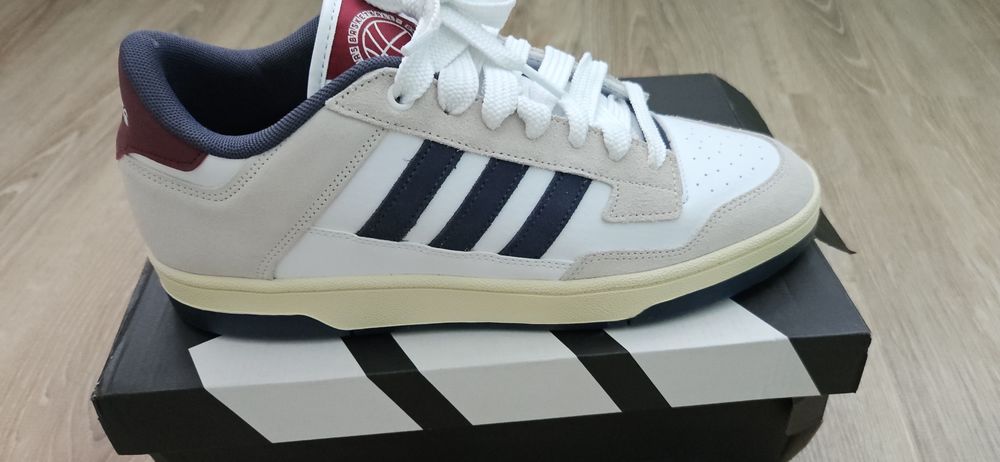 Оригинални кецове adidas