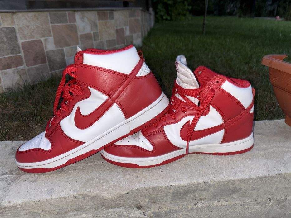 Nike Dunk High Red