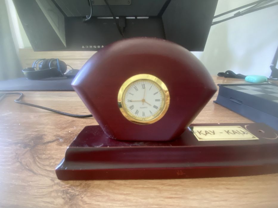 часы подарочные с универа КАУ