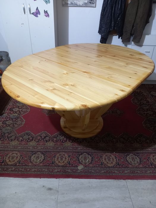 Masa extensibila noua 500 lei model deosebit