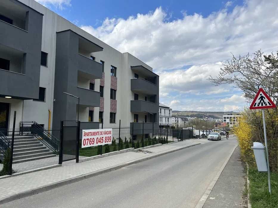 Vand apartament in bloc nou