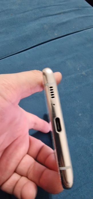 Продаётся смартфон Samsung Galaxy S10 lite