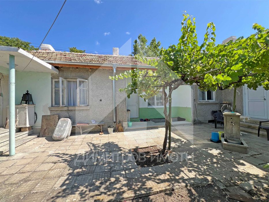 Продава се Къща в Нови пазар - 133 кв.м за 805 €/кв.м - Снимка #2