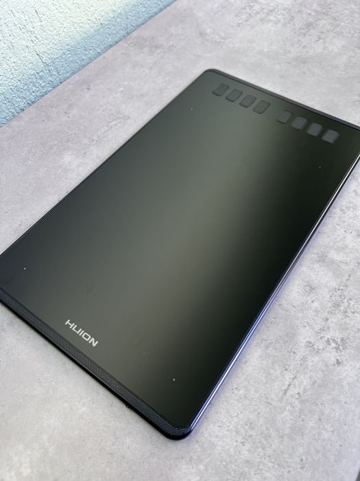 Tabletă grafică Huion H905P – stare impecabilă