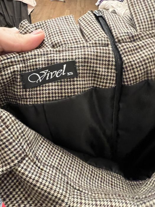 Пола от 75% вълна - ХС размер