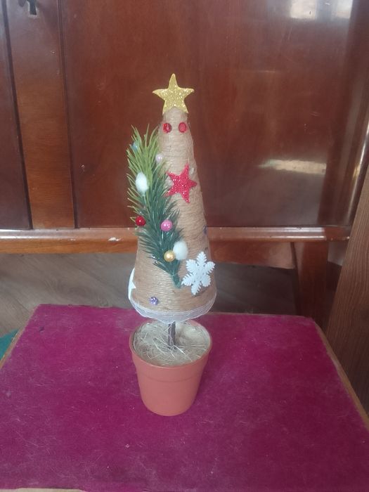 Продаю елачки. Недорого