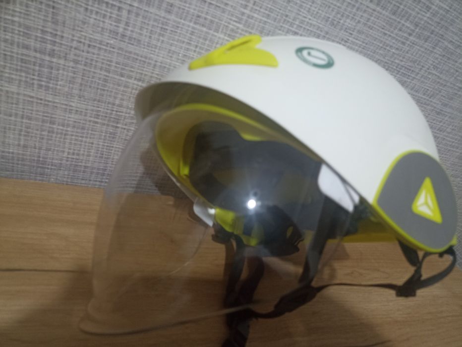 Специальная строительная каска