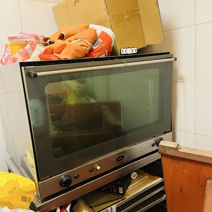 Продавам оборудване за баничарница!