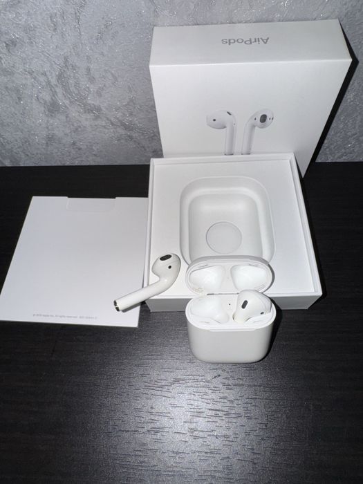 Наушники Apple AirPods 2nd generation белый