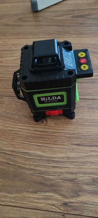 Vând Trepied Bosch Profesional BT 150+Nivelă laser HILDA 4D, cu 16 lin