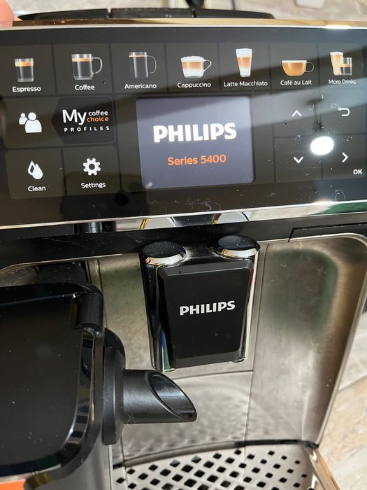 Кафе машина Филипс лате го