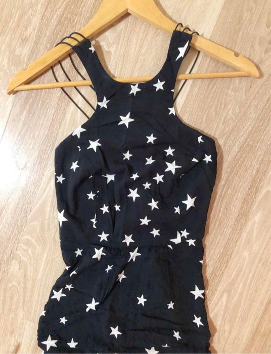 Разкошна Парти рокля на звезди с гол гръб