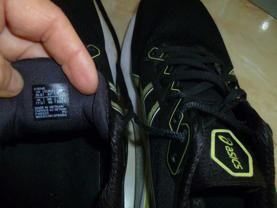 ASICS маратонки №47