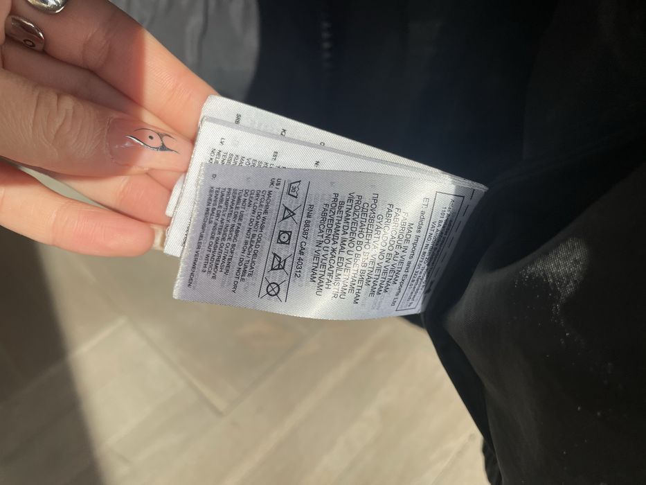 adidas Originals cropped puffer jacket в черно