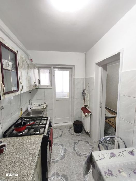 Apartament 3 camere+boxa, etaj 3, zona Hurmuzachi, Radauti