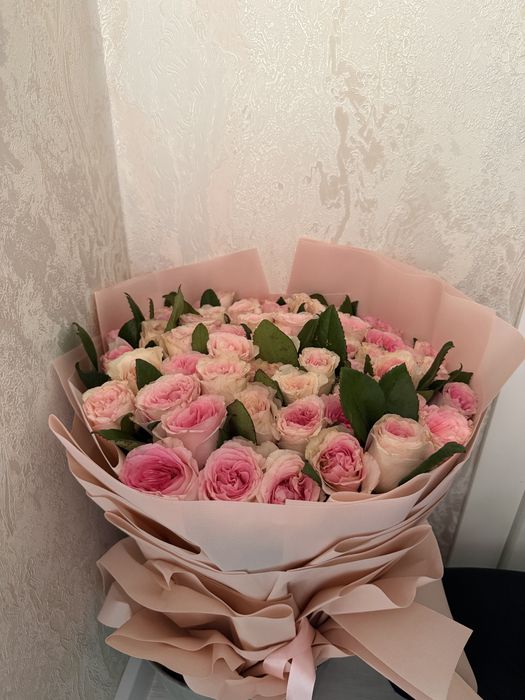 свежые цветы,51 штук розы