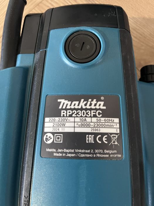 Продам фрезер Makita RP2303