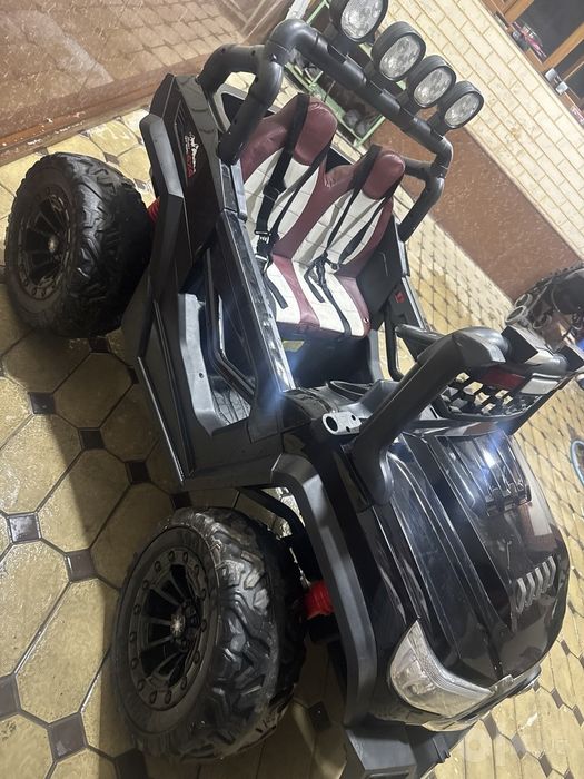 Bolalar elektromobil moshina 2 ta matorli batarekasi 4.5 soatga yetadi