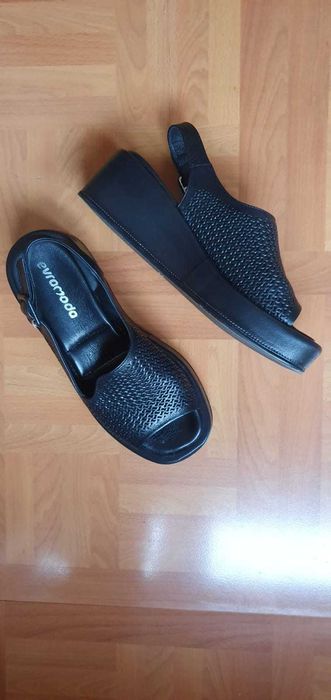 Sandale din piele marimea 38