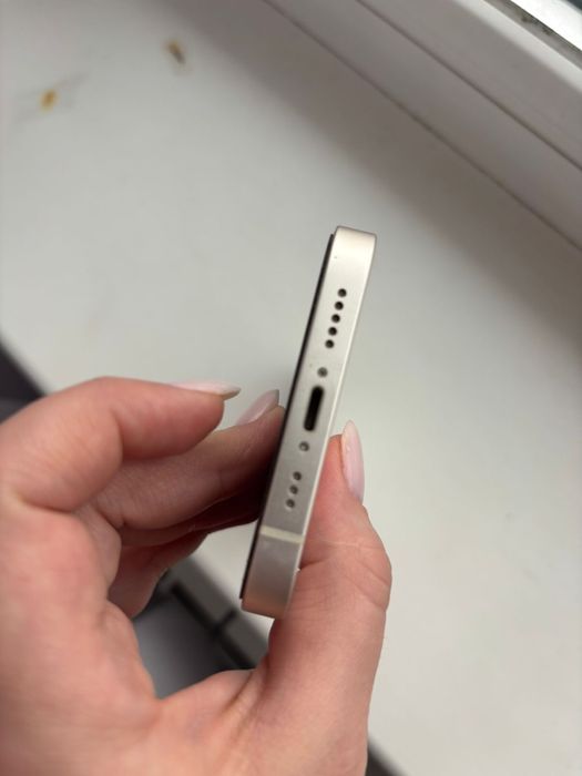 Продам айфон 13, срочно