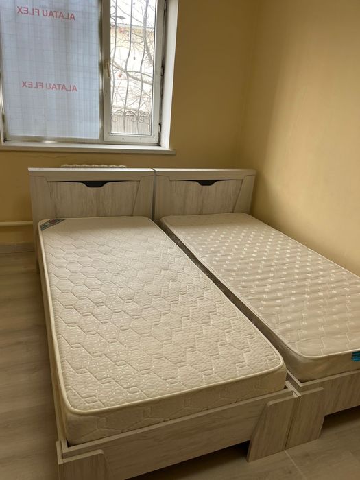 Продам односпальные кровати (2 шт)