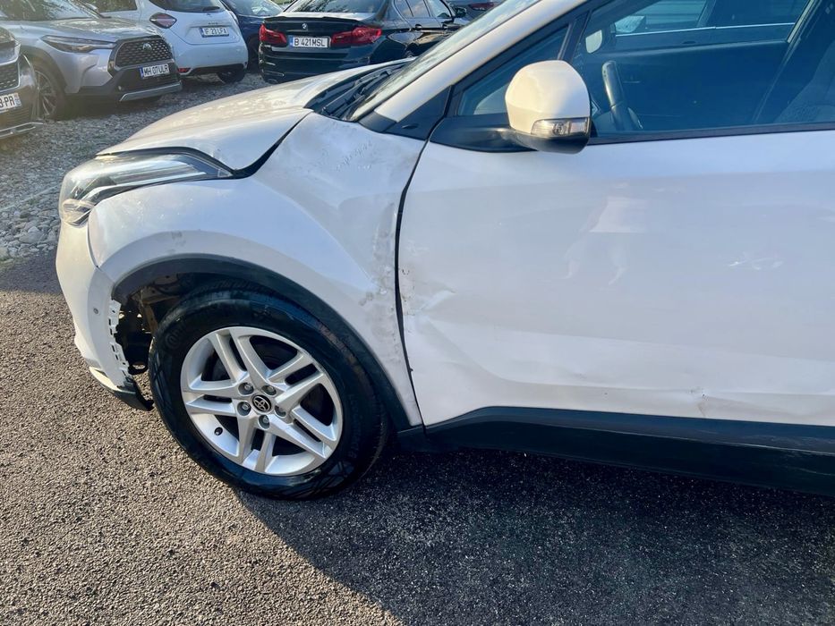 Toyota C-hr hibrid avariat, AVARIATE