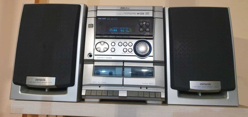 combina aiwa cu boxe