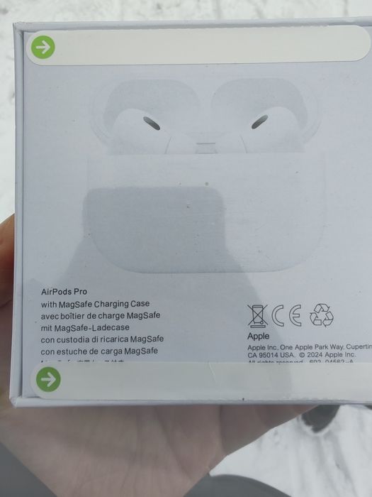 Наушники Apple AirPods Pro with Magsafe Charging Case