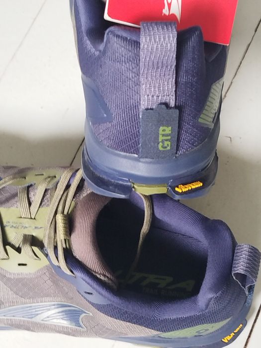 Новые кроссовки Altra