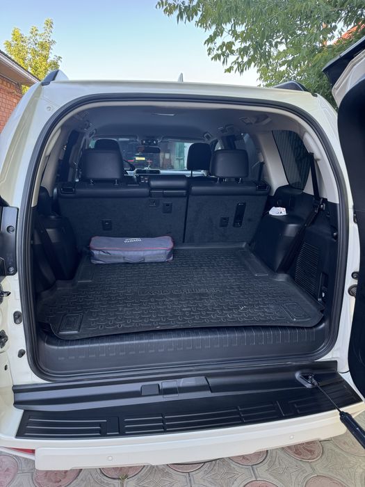 Продам коврик в багажник