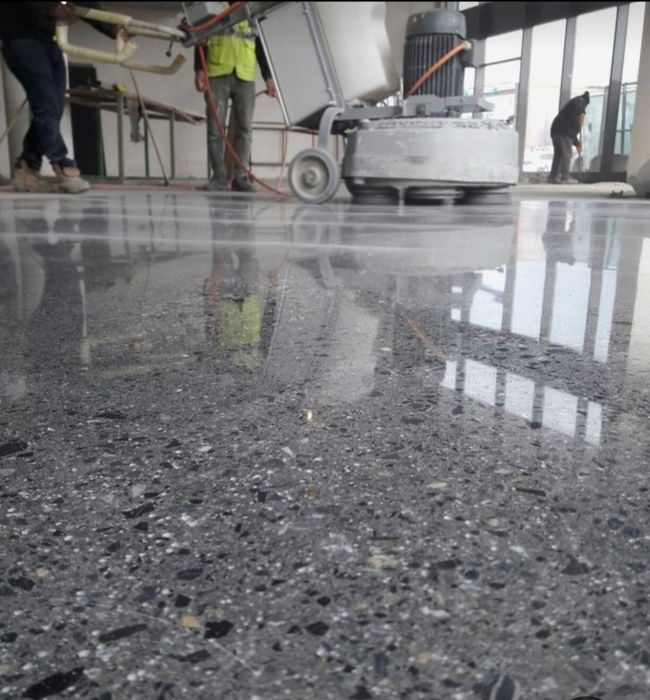 Заливка   шлифовка палировка  бетонных  полов.