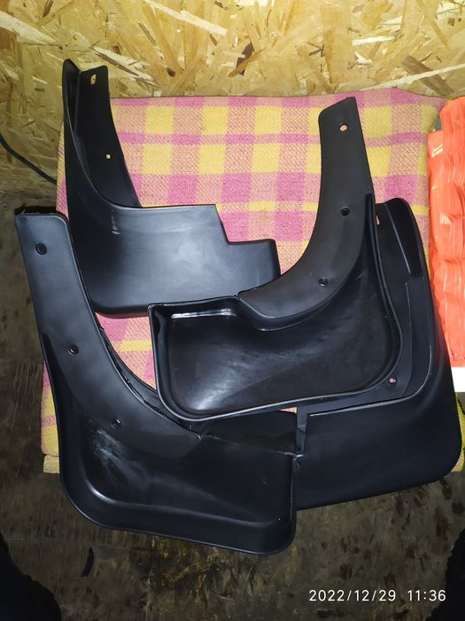 Toyota Highlander  брызговики