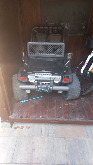 Masinuta electrica Peg Perego