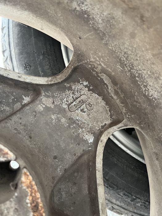 Диски R16 с резиной на Мерседес