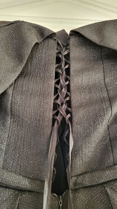 Бална рокля с паднали ръкави