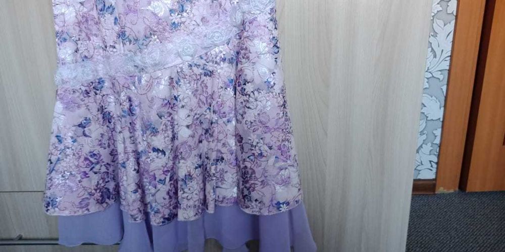 продам платье 40-42 размер