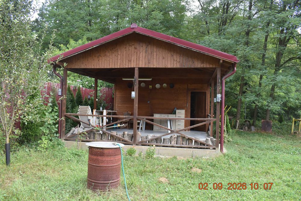 teren intravilan construibil cu foisor