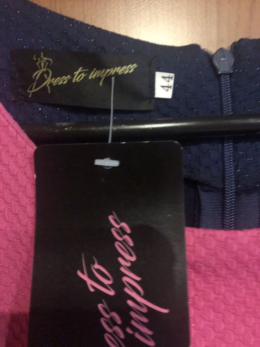 Vand rochie din lurex, e noua mar. 44