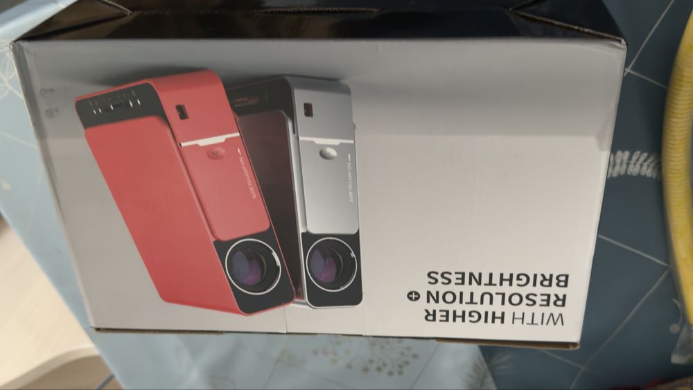 Продается мини проектор с wifi