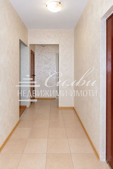Продава се Двустаен апартамент в Шумен, Добруджански - 55 кв.м за 1982 €/кв.м - Снимка #10