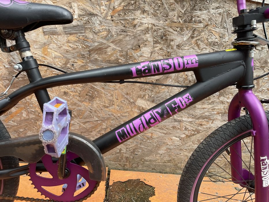 Bicicleta bmx muddyfox  roti 20”